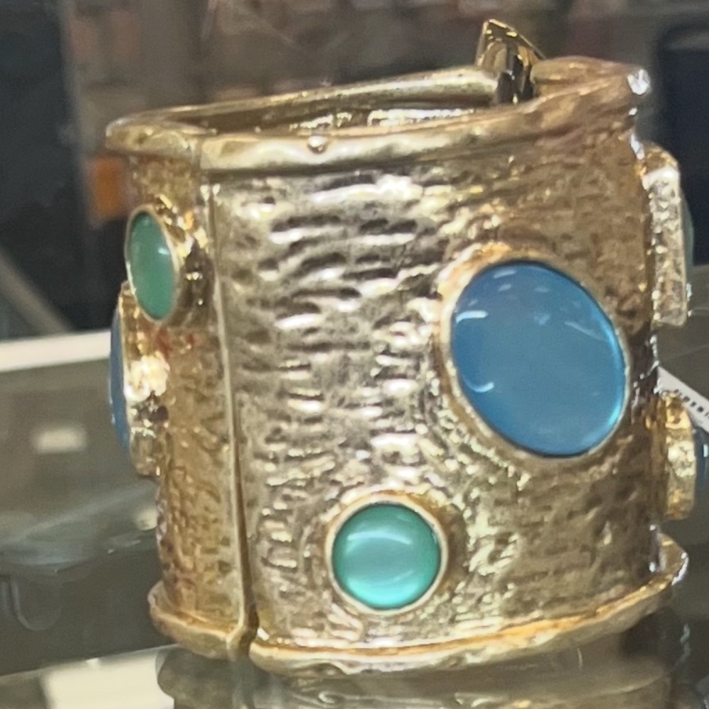 NWT ⚜️🩵⚜️ Piper K Gold and Blue Statement Cuff Bracelet - Picture 6 of 7